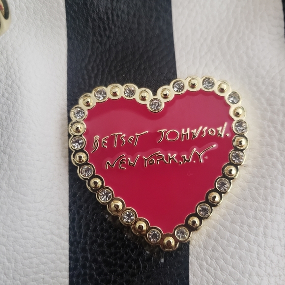 ❗SOLD❗Betsey Johnson Mini Satchel Crossbody Purse. NWOT - Picture 2 of 13